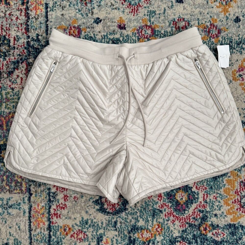 Athleta Apres Ski Shorts Quilted Puffer Cream Size 8 Drawstring
